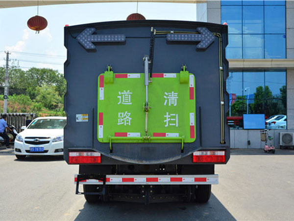 國六東風(fēng)多利卡D6掃路車（1.5水/4塵）