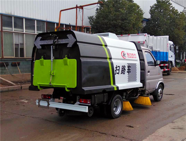 長安小型掃路車（0.7水/1.8塵）