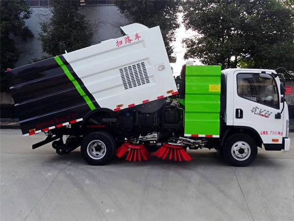解放虎VN 5.5方掃路車