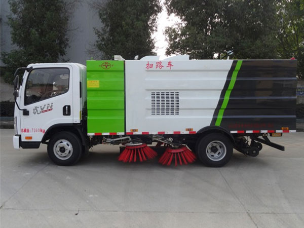 解放虎VN 5.5方掃路車
