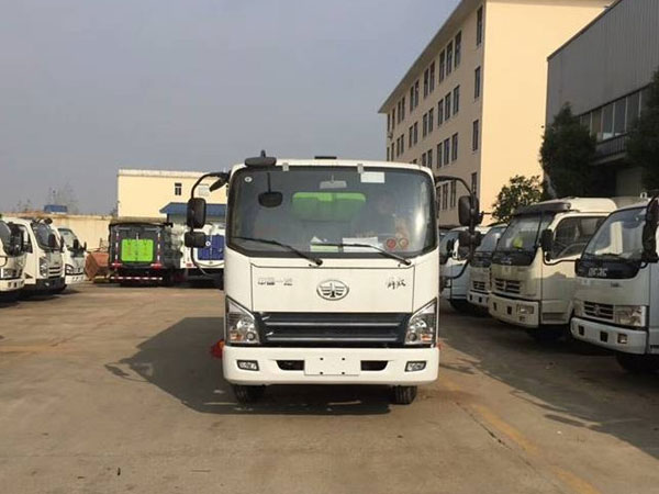 解放虎VN 5.5方掃路車