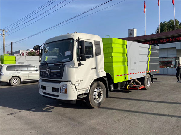 東風(fēng)天錦國六10噸吸塵車