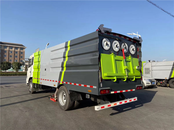 東風(fēng)天錦國六10噸吸塵車