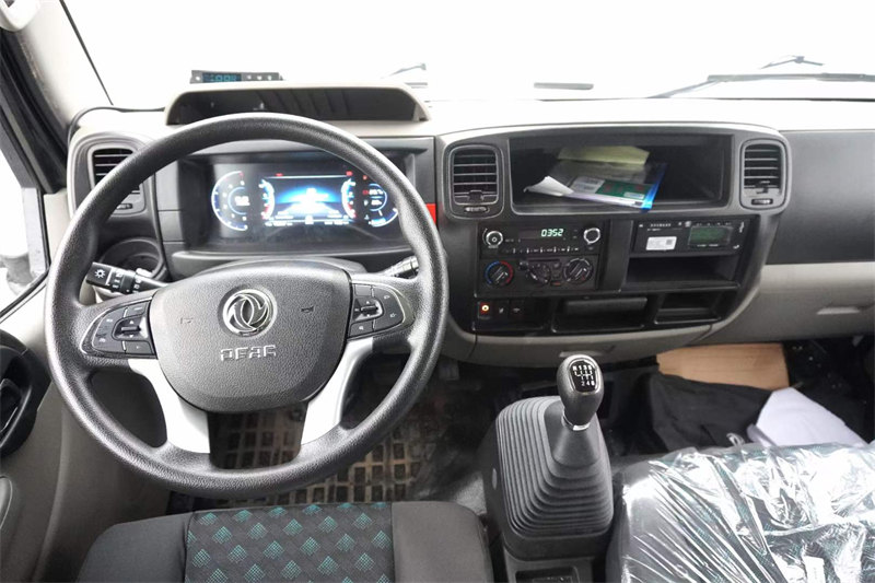 多利卡D6醫(yī)療廢物轉(zhuǎn)運車性價高
