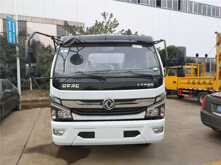 東風(fēng)多利卡國(guó)六9方吸糞車(chē)