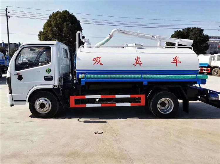 東風(fēng)多利卡國六5方吸糞車