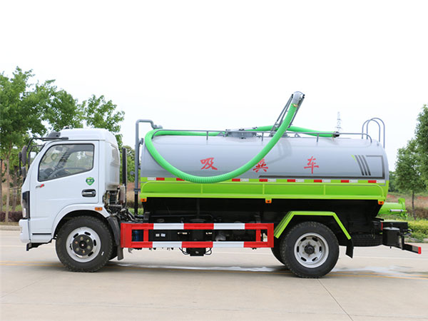 東風凱普特8方（8噸）吸糞車
