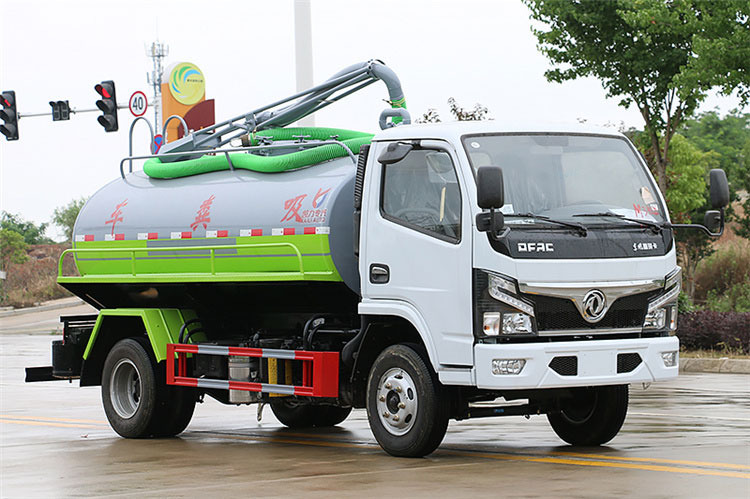 東風(fēng)藍(lán)牌5方（5噸）吸糞車(chē)