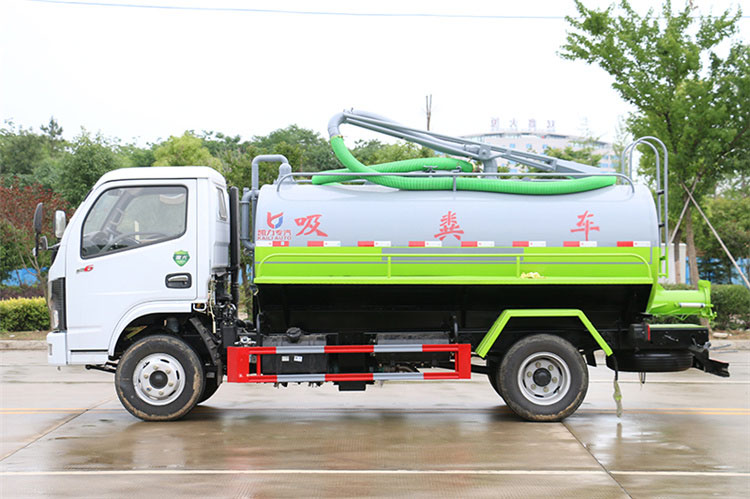 東風(fēng)藍(lán)牌5方（5噸）吸糞車(chē)