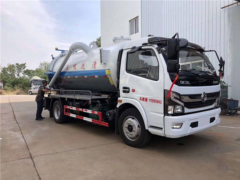 東風(fēng)8方一體罐清洗吸污車