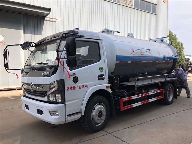 東風(fēng)8方一體罐清洗吸污車