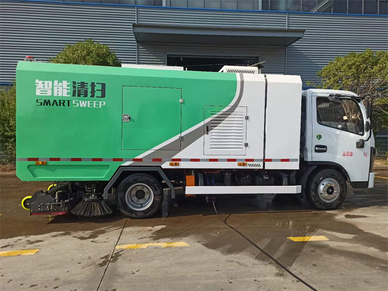 5方干濕兩用后滾掃吸塵車價(jià)格