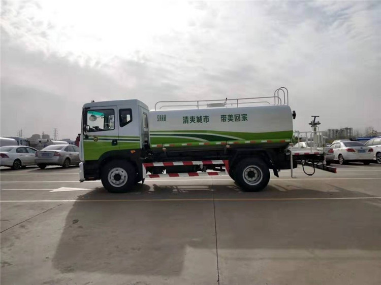 東風(fēng)多利卡D9國(guó)六15方灑水車