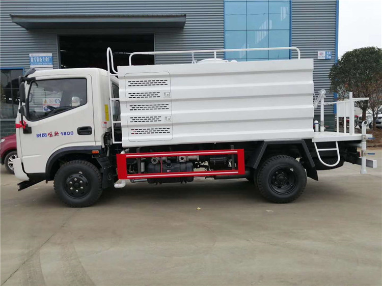 時(shí)風(fēng)藍(lán)牌5噸方罐灑水車