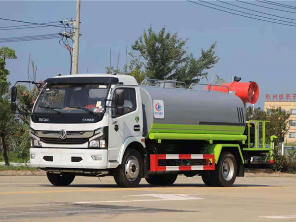 東風(fēng)8方灑水霧炮車(chē)