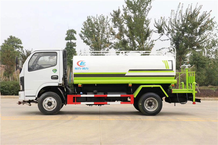 東風(fēng)福瑞卡5噸灑水車