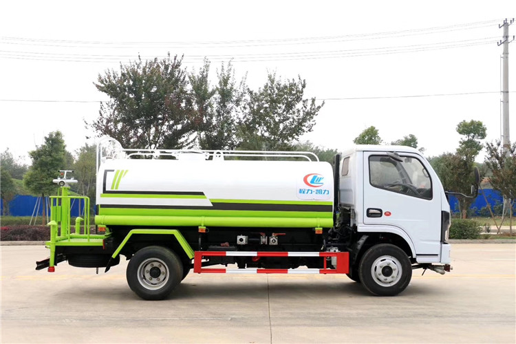 東風(fēng)福瑞卡5噸灑水車