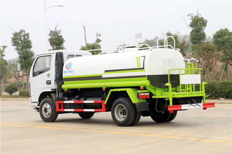 東風(fēng)福瑞卡5噸灑水車