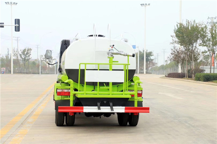 東風(fēng)福瑞卡5噸灑水車
