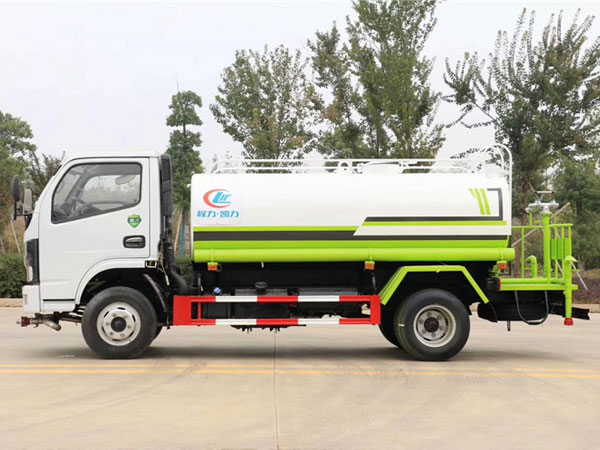 東風(fēng)福瑞卡5噸灑水車