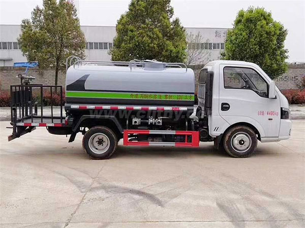 東風(fēng)途逸3噸灑水車