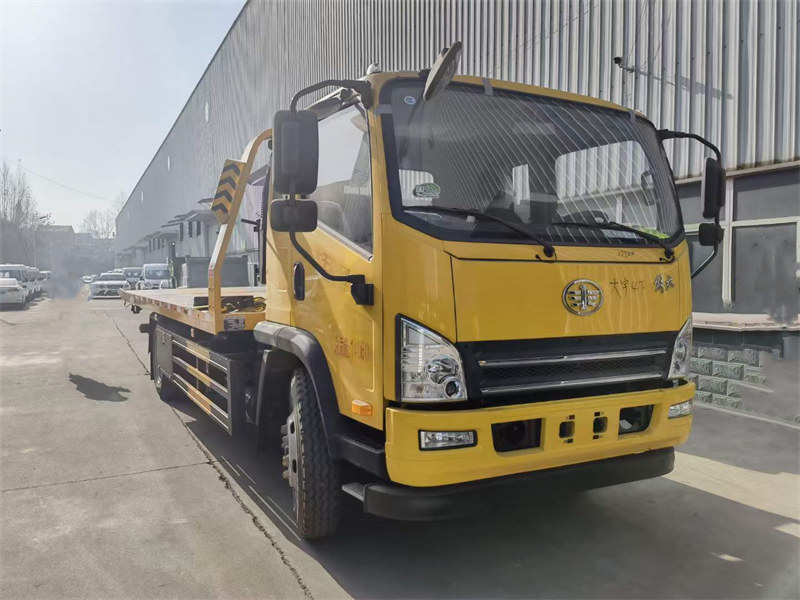 解放清障車大王駕到重載8噸發(fā)車