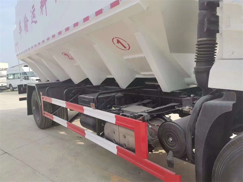 國六東風天錦15噸飼料車經(jīng)濟實用