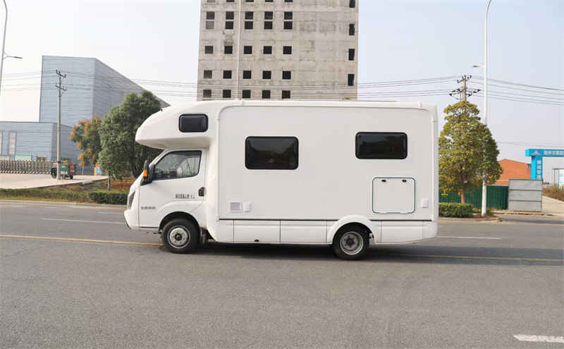 飛碟締途DX柴油版房車年末特價(jià)