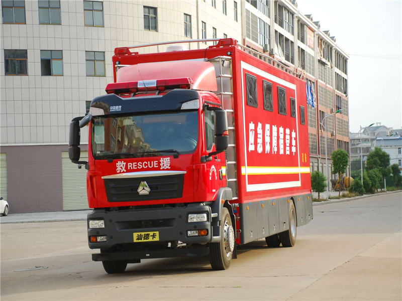 重汽汕德卡宿營(yíng)車(chē)源頭廠家5800mm軸距