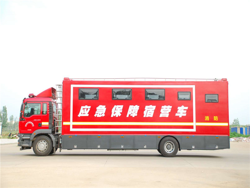 重汽汕德卡24人宿營(yíng)車湖北廠家直賣