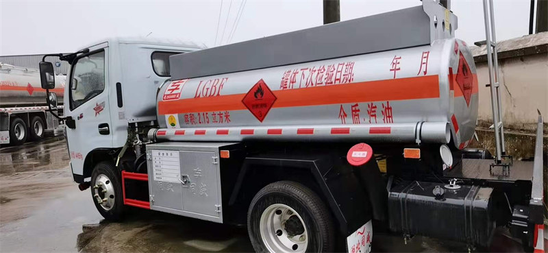 加油車藍(lán)牌小型多少錢