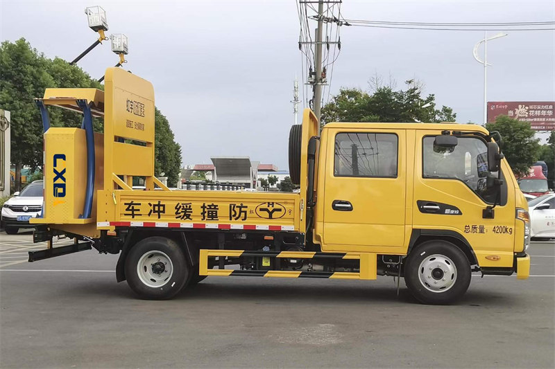江淮80K防撞緩沖車購車送發(fā)電機