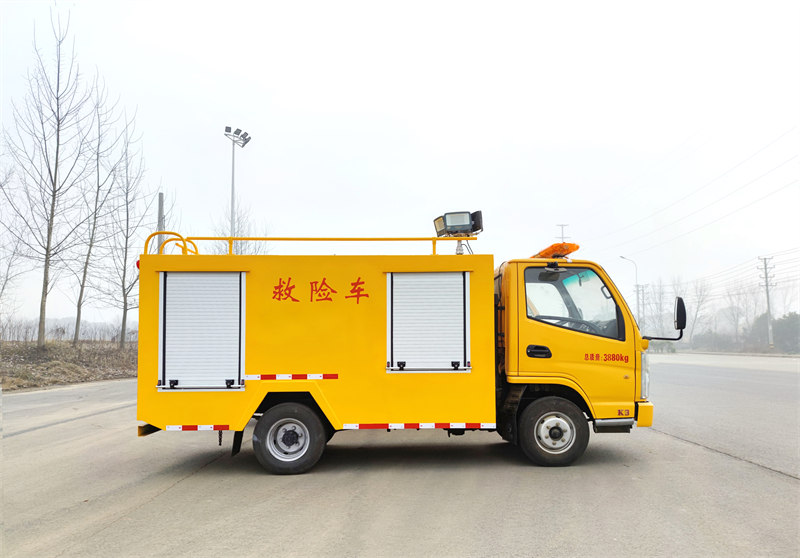 凱馬牌單排救險(xiǎn)車(chē)底價(jià)促銷