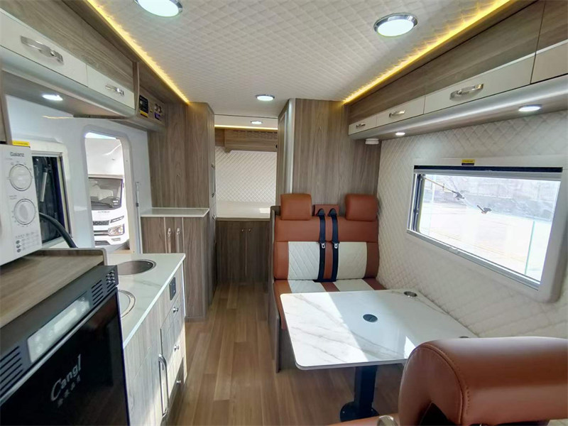 上汽躍進S100輕卡房車性價高