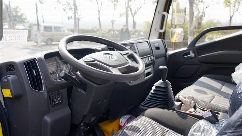 歐馬可藍(lán)牌清障車隨州首款新規(guī)