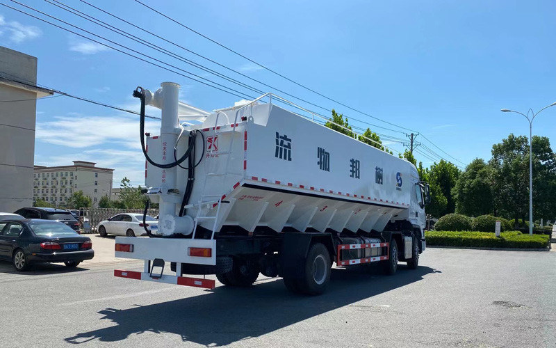 國(guó)六飼料運(yùn)輸車(chē)柳汽小三軸首選