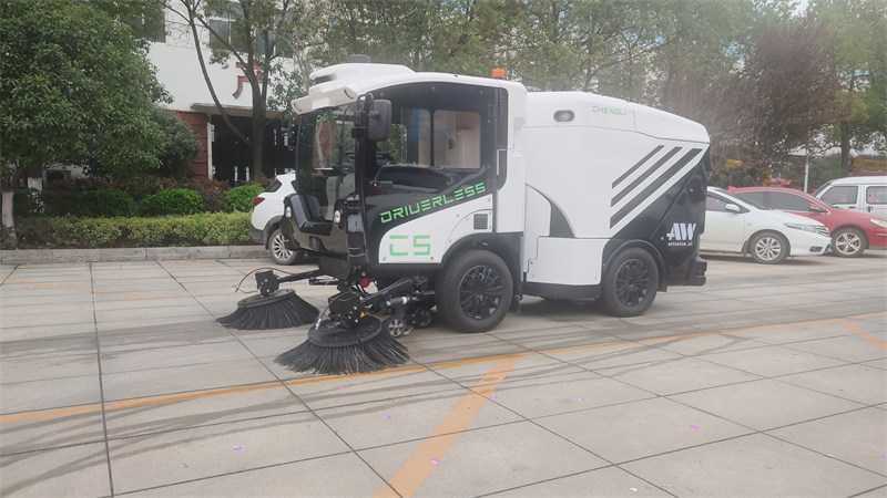 程力仙途AI機(jī)器人無人駕駛掃路車新品發(fā)布