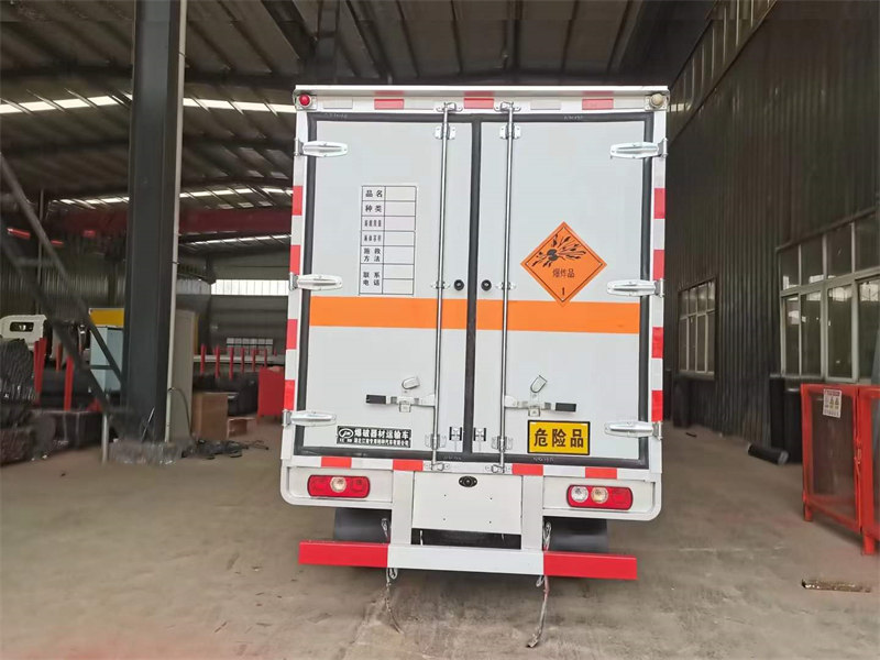 躍進(jìn)一類(lèi)爆破器材運(yùn)輸車(chē)全國(guó)上戶(hù)無(wú)憂(yōu)