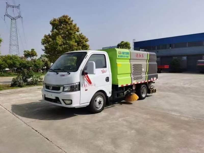 東風(fēng)途逸小洗掃車現(xiàn)車