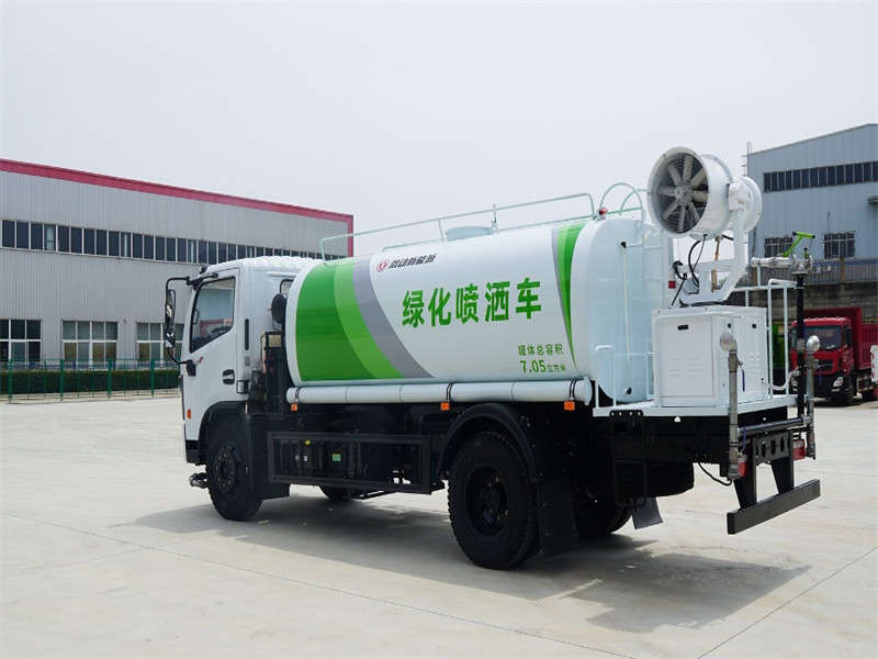 東風(fēng)福瑞卡新能源油電混合綠化噴灑車