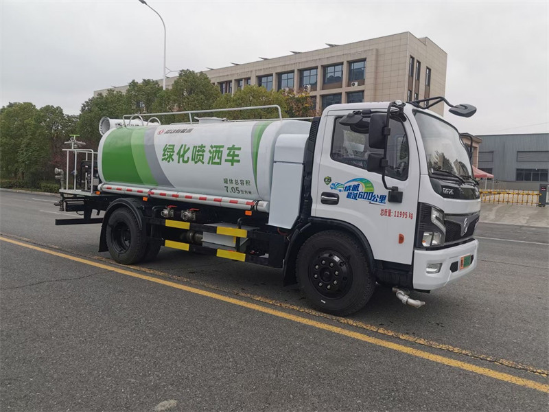 東風(fēng)福瑞卡新能源油電混合綠化噴灑車