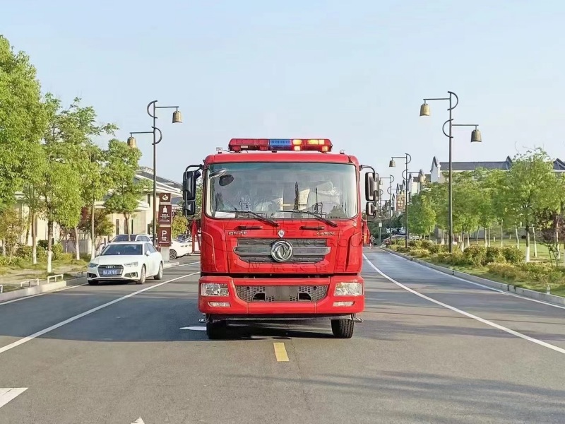 6噸東風大多利卡D9水罐消防車