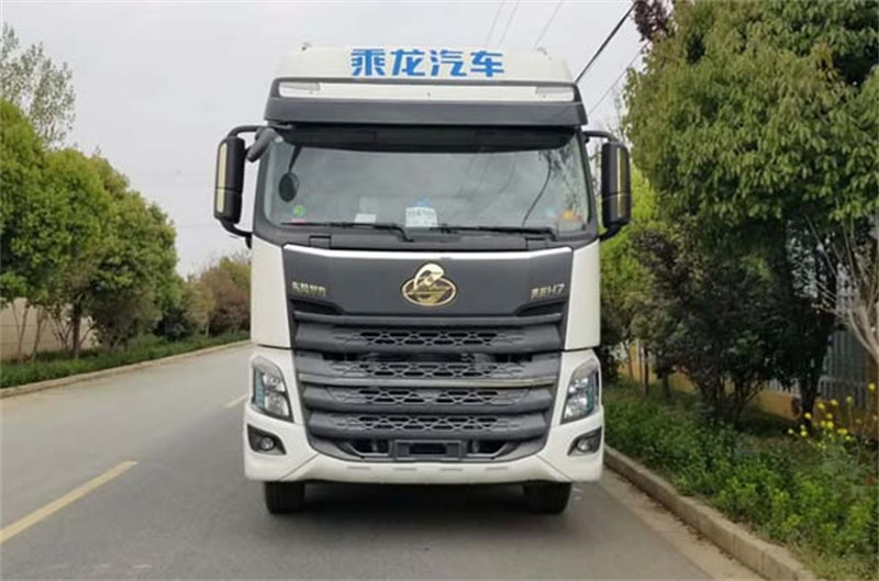 散裝飼料運(yùn)輸車的操作步驟