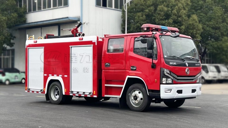 程力牌東風(fēng)大多利卡4噸泡沫消防車