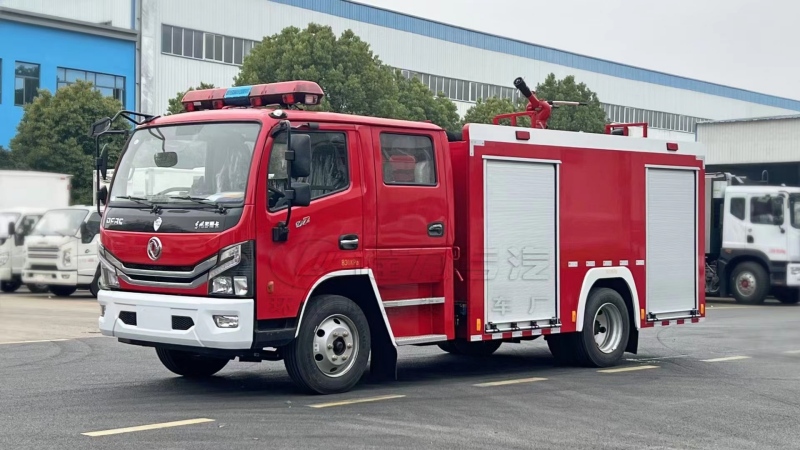程力牌東風(fēng)大多利卡4噸泡沫消防車