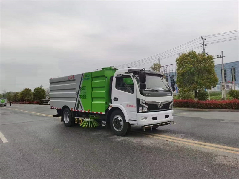 東風(fēng)洗掃車3800軸距