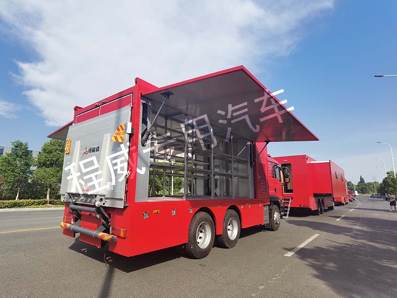 汕德卡器材裝備車