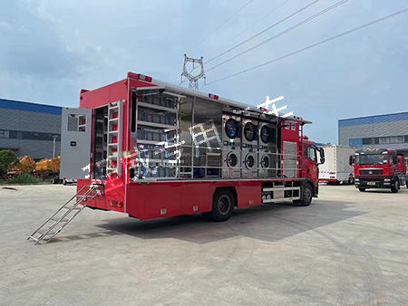 豪沃可移動被服洗滌車一款能清洗衣物自帶洗機的車