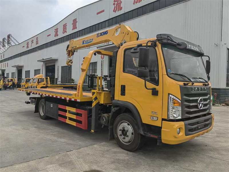 大運(yùn)清障車(chē)帶吊4500軸距報(bào)價(jià)