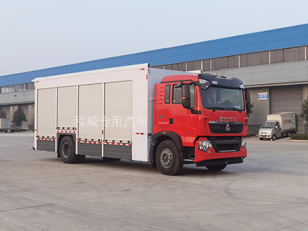 重汽豪沃多功能應(yīng)急凈水車